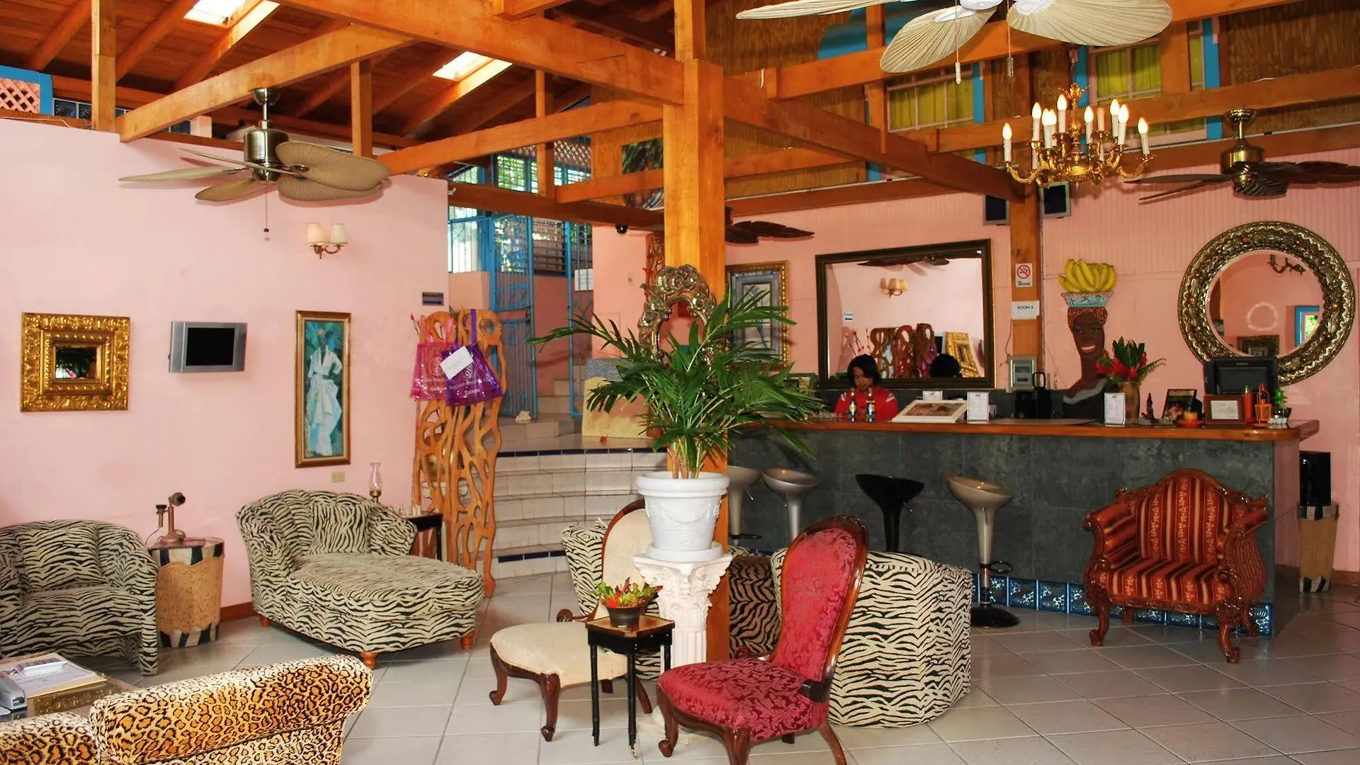 Half Moon Blue Hotel Scarborough 3*,  Trinidad And Tobago