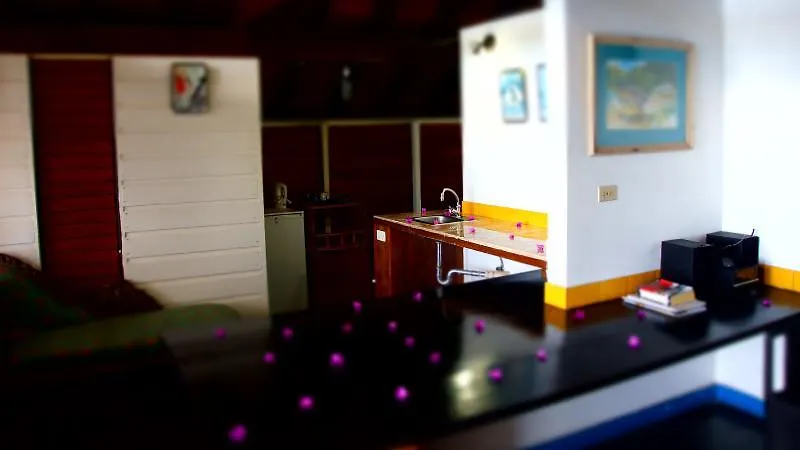 ***  סקרבורו Half Moon Blue Hotel טרינידד וטובגו