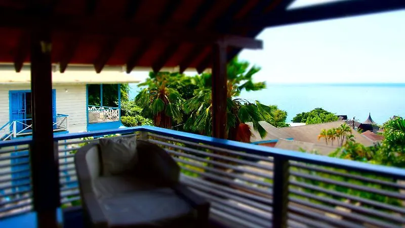 סקרבורו Half Moon Blue Hotel